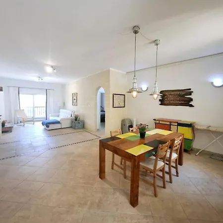 V86 - The 2 Bedroom Spot Apartament Sliema